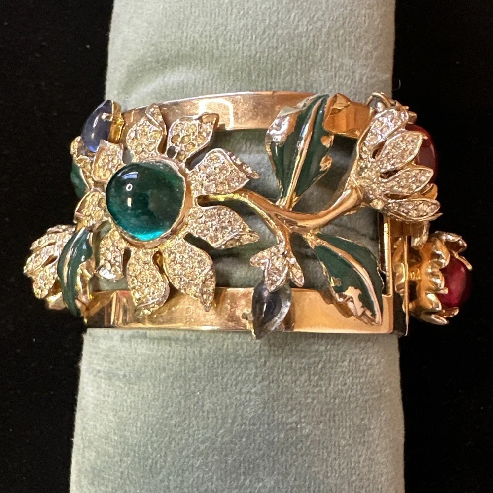 VTG Coro Book Piece Cabochon Rhinestone Corocraft Bracelet Carmen MirandaCamelia
